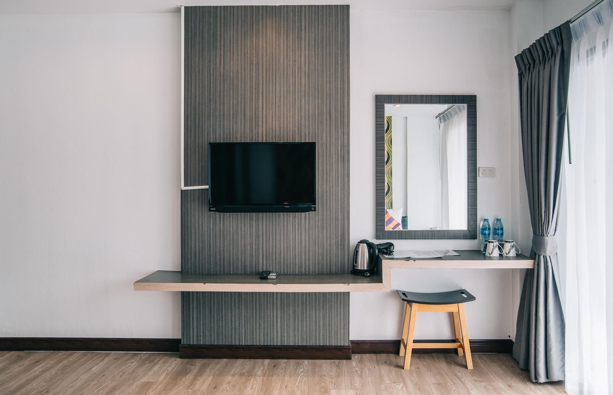 Studio Patong By Icheck Inn Phuket Exterior photo