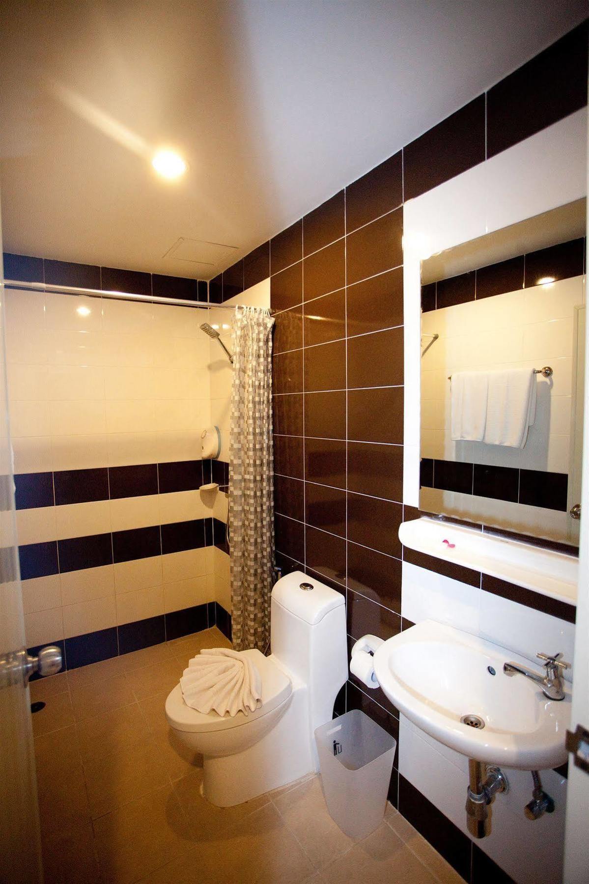 Studio Patong By Icheck Inn Phuket Exterior photo